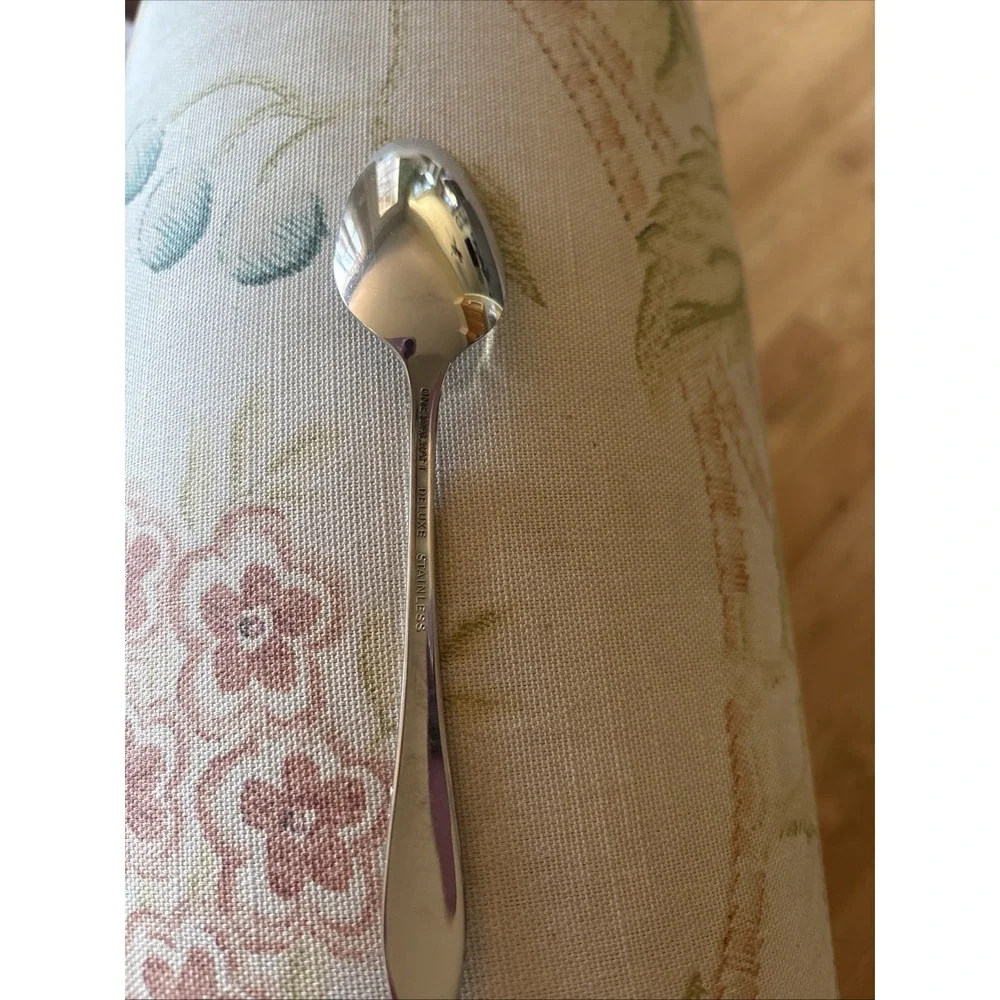 4 Oneida Oneidacraft Deluxe DEBONAIR Stainless Teaspoons